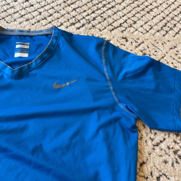 Nike pro womens large blue short sleeve top - Picture 3 of 6